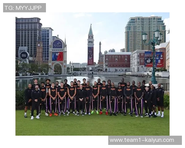 狄龙赞布克突破能力与防守智慧助力队友成长与发展