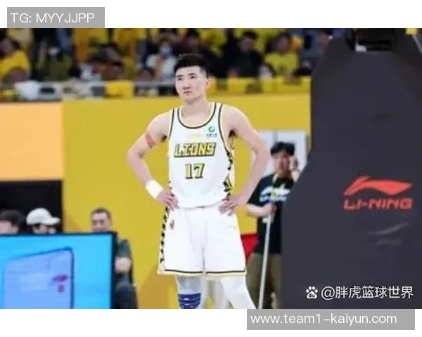 波斯特表现出色八投四中贡献十分三篮板四助攻三分球命中率高达五成 波斯特表现出色八投四中贡献十分三篮板四助攻三分球命中率高达五成